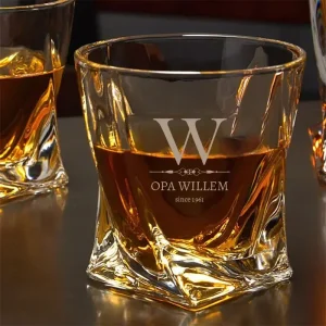 Twist of Luxury: Gepersonaliseerd Whiskyglas