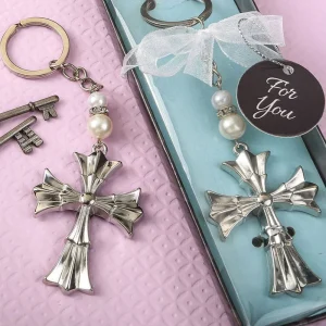 Sierlijke Kruis Sleutelhanger Zilver