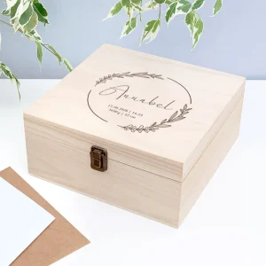 Baby Keepsake Box | Eucalyptus Krans & Geboortedetails | Houten Herinneringsdoos