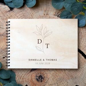 Houten Gastenboek Danielle | Eucalyptus Design met Initialen