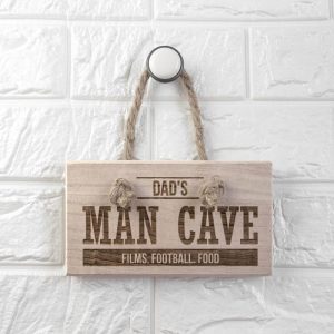 MAN CAVE Bord Hout Gepersonaliseerd