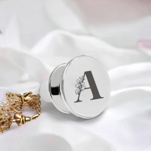 Blossom Initial Zilveren Wijnstop – Luxe Cadeau voor Haar